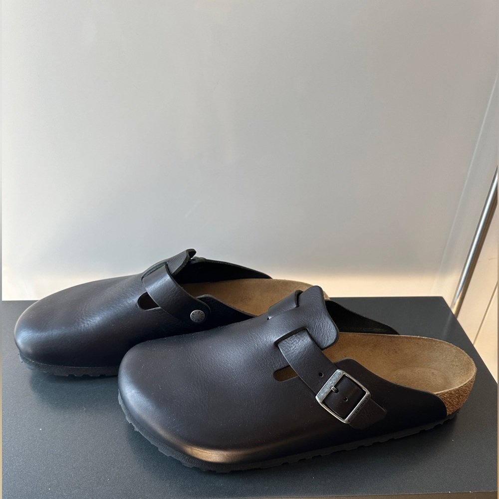 Birkenstock men’s black leather in size 43